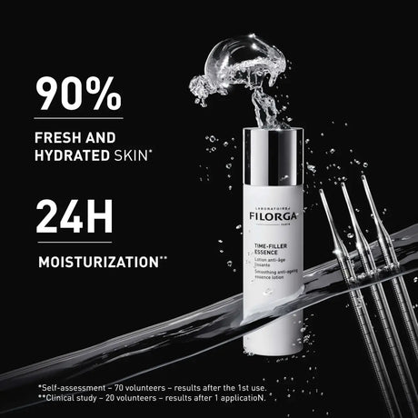 Frasco branco Filorga Time-Filler Essence, loção anti-idade alisadora de 150 ml com tampa prateada.
